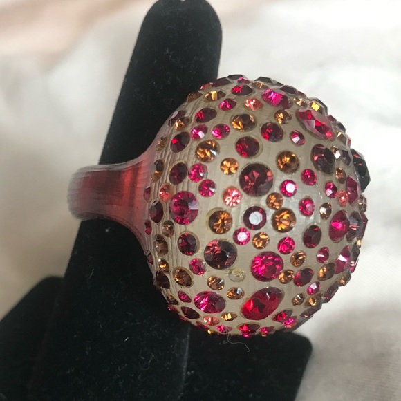 Alexis Bittar brown lucite color ring w/multi color burgundy red shades crystals - Picture 4 of 8